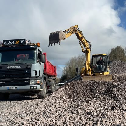 Transport de graviers Moselle — camion LM2T